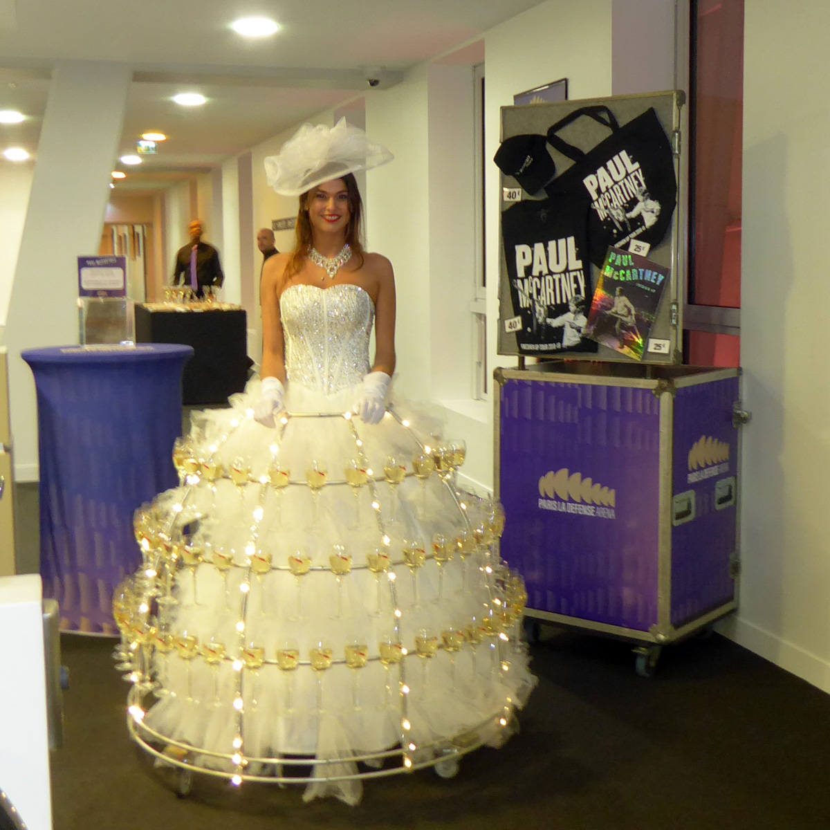 robe à champagne dans les loges vip concert Paul McCartney