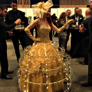 Robe à champagne animation porteuse apéritif