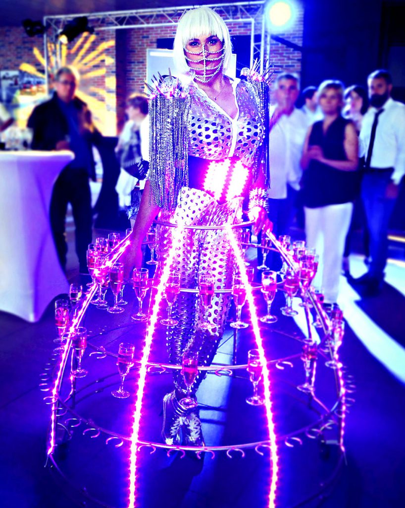 robe à champagne, soirée Futuriste