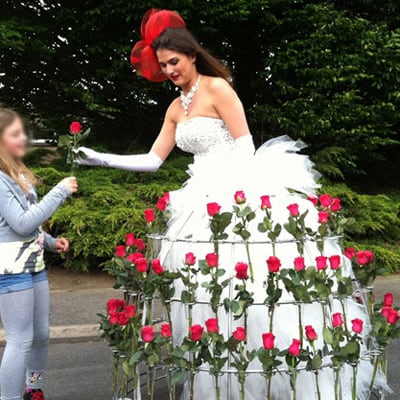 Animation Roses Fêtes des Mères, Robe à fleurs